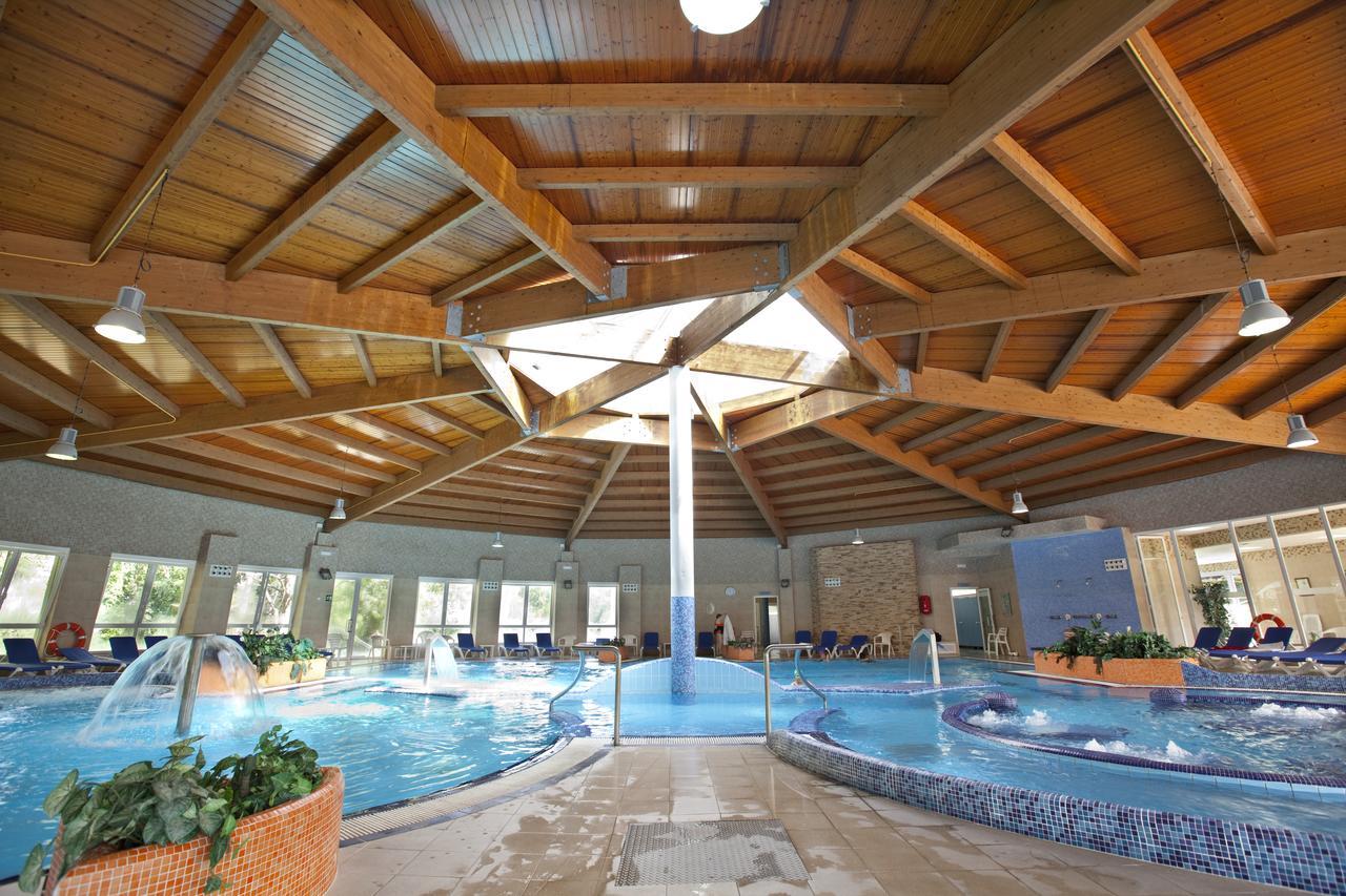 Termas De Cuntis - Hotel Castro Do Balneario Exterior photo